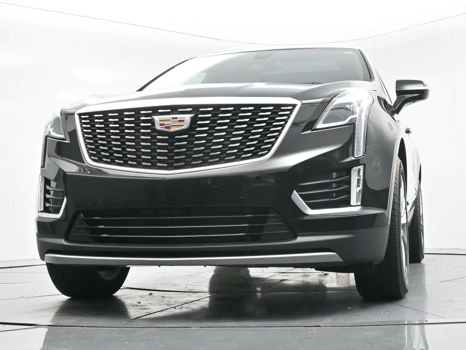 Used 2025 Stellar Black Metallic Cadillac Premium Luxury image 47