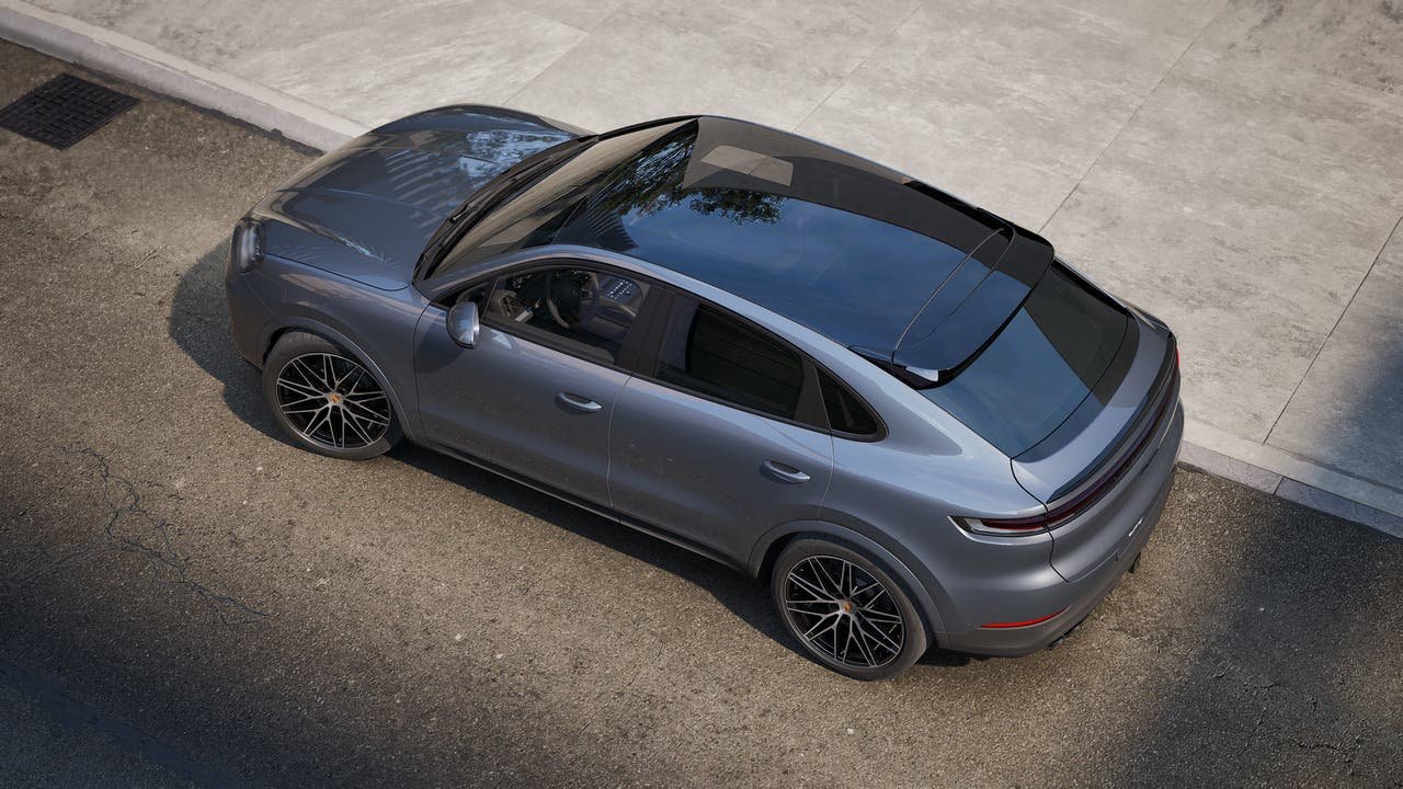 New 2027 Vanadium Grey Metallic Porsche Coupe image 4