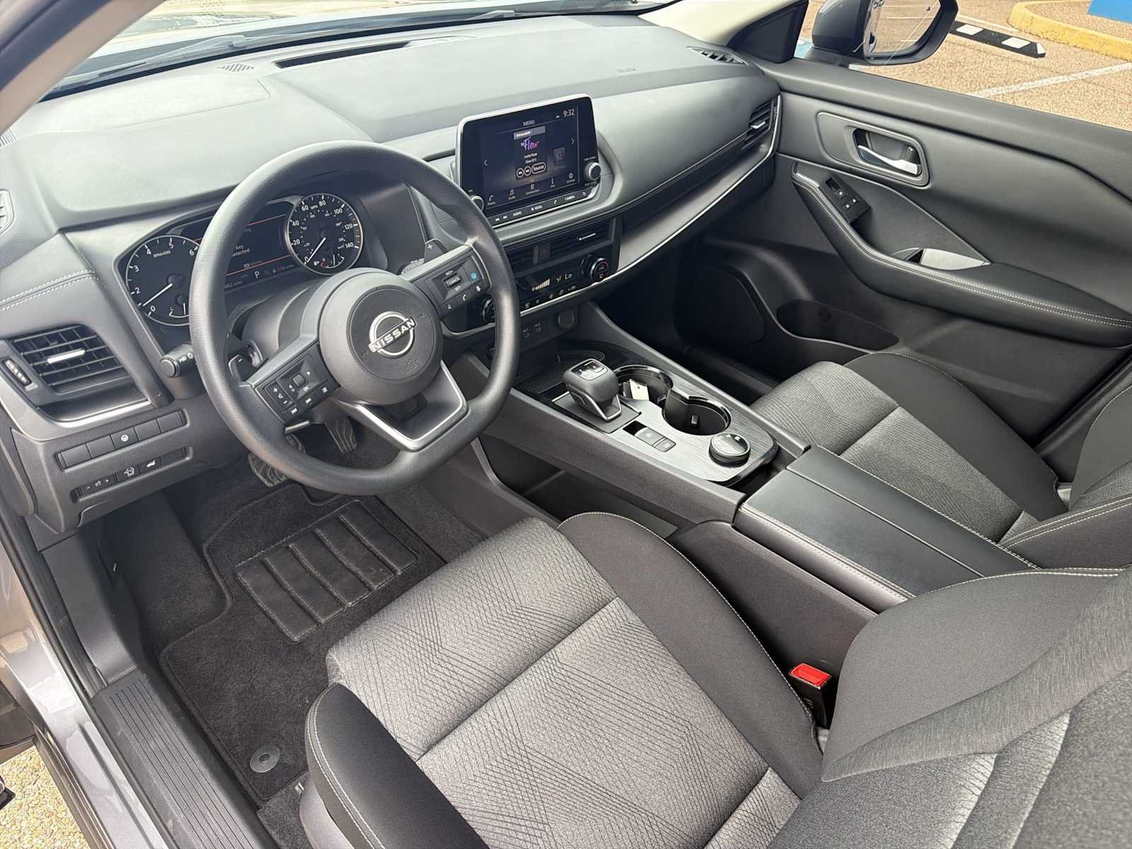 2024 Nissan Rogue SV - Photo 10