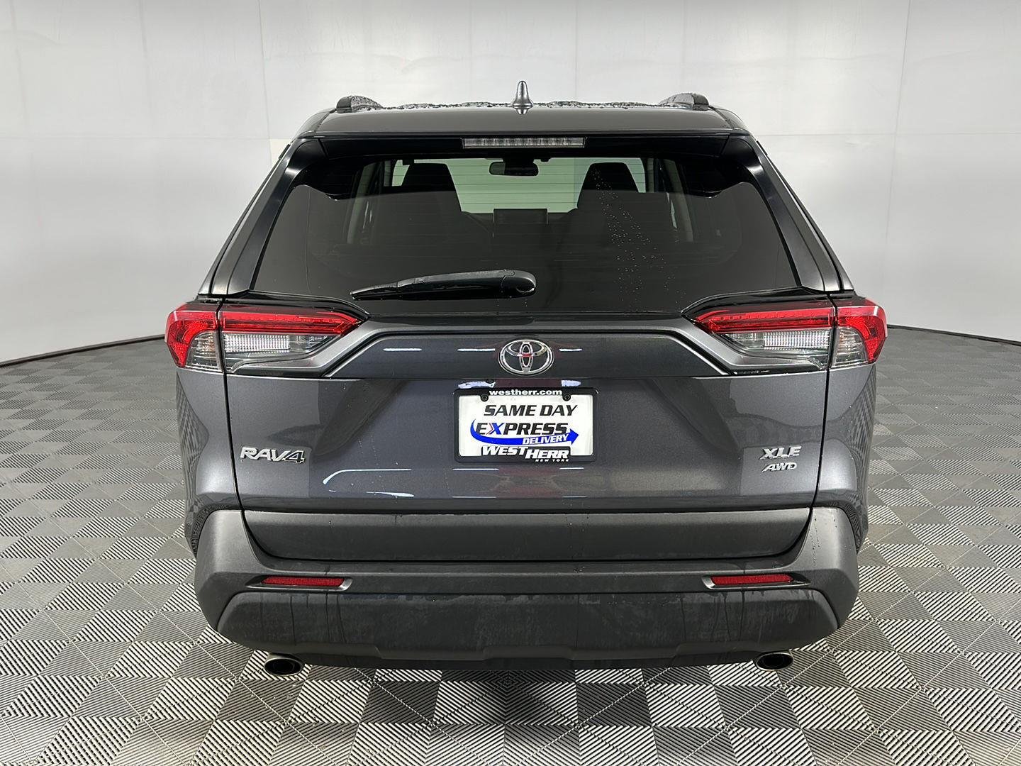 Used 2022 Magnetic Gray Metallic Toyota XLE image 24
