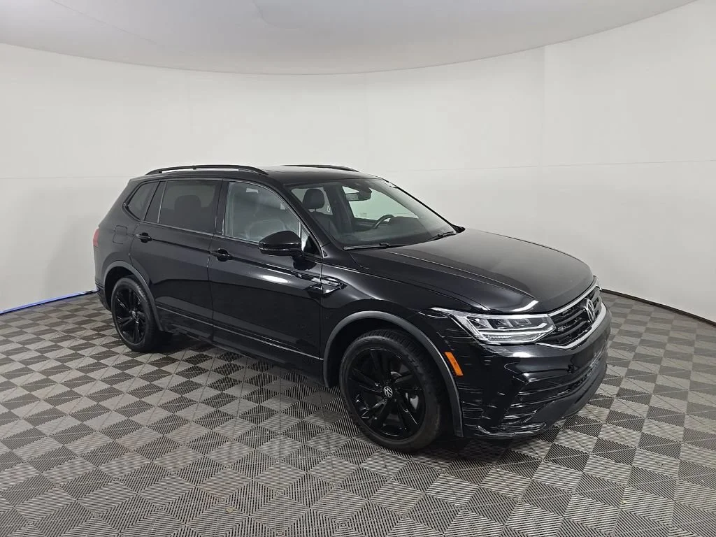 2024 Volkswagen Tiguan SE R-LINE BLACK