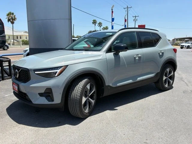 New 2026 Vapour Grey Volvo Plus image 3