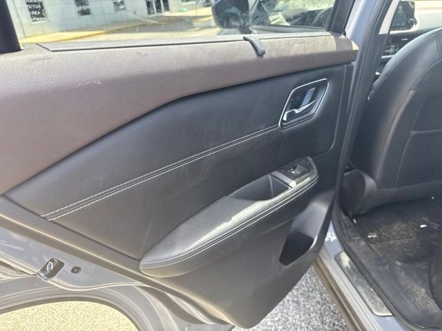 Used 2021 Gray Nissan Platinum image 25