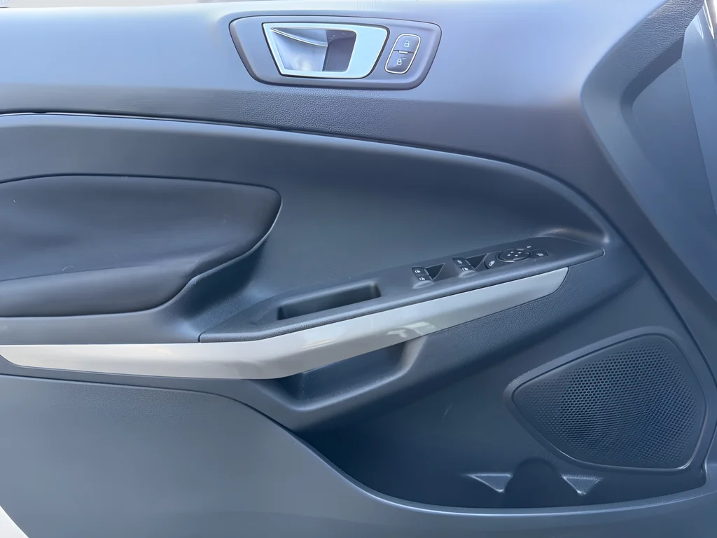 Used 2018 Gray Ford SE image 10