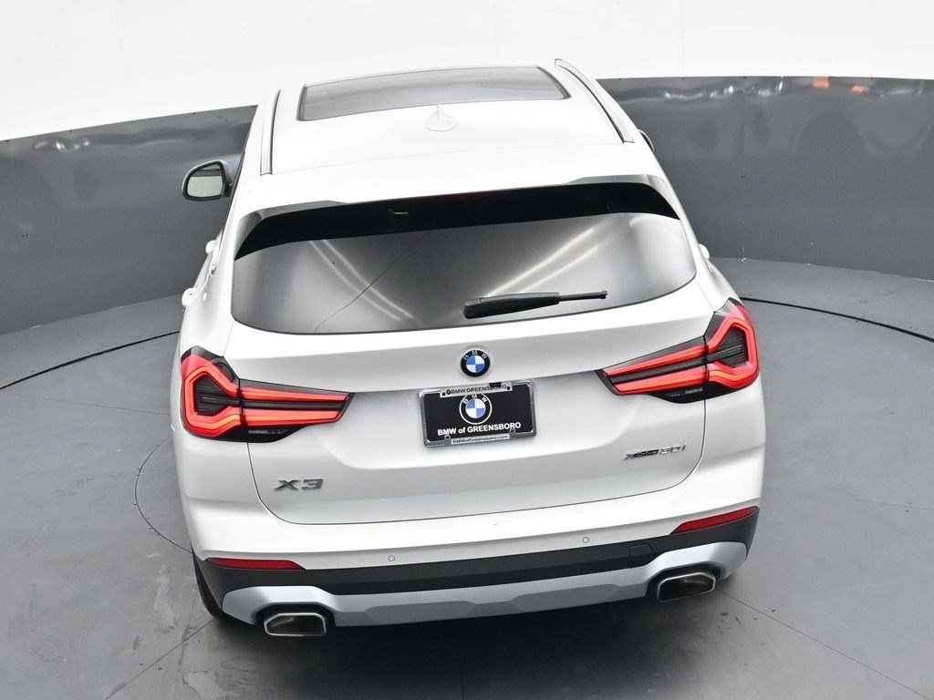 Used 2024 White Metallic BMW xDrive30i image 22