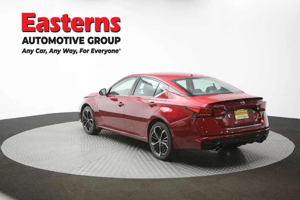 Used 2023 Red Nissan 2.5 SR image 63
