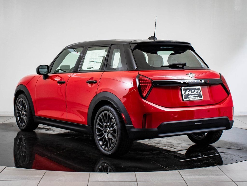 Used 2026 Chili Red MINI Signature image 11