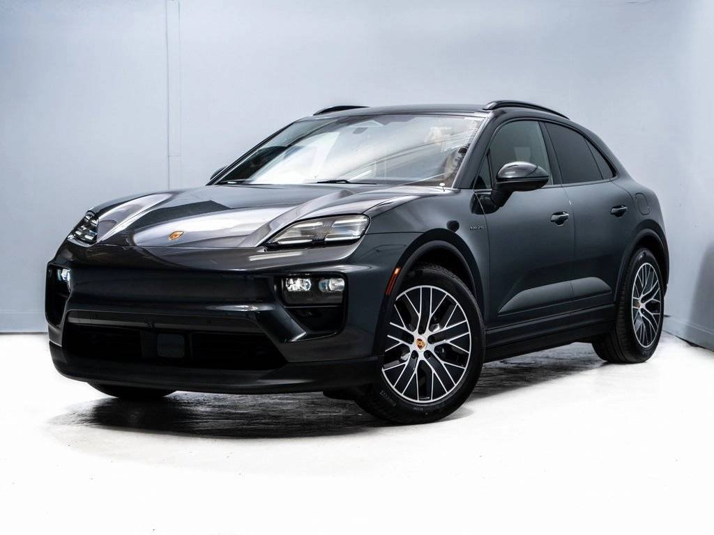 2026 Porsche Macan Base