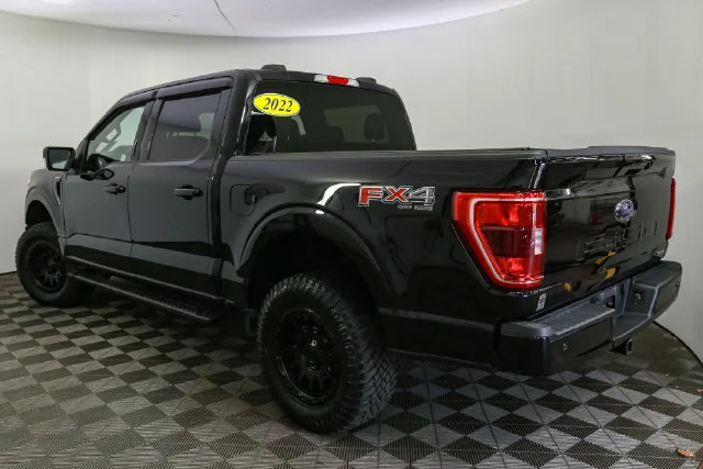 Used 2022 Black Ford XLT image 9