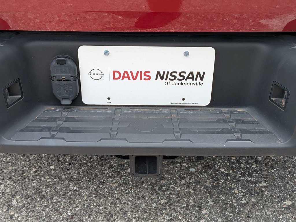 Used 2024 Cardinal Red Metallic TriCoat Nissan 4x2 SV 4dr Crew Cab 5 ft. SB image 12