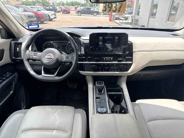 Used 2025 Gray Nissan SL image 19
