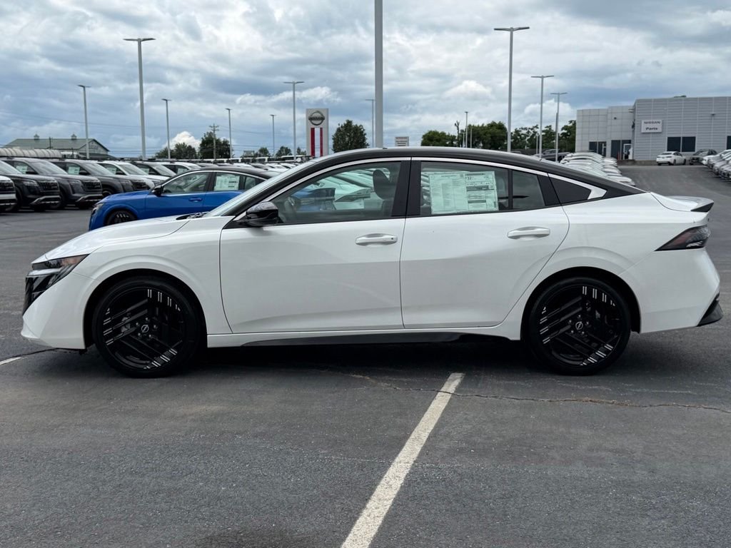 New 2026 Aspen White TriCoat / Super Black Two-tone Nissan SR image 7
