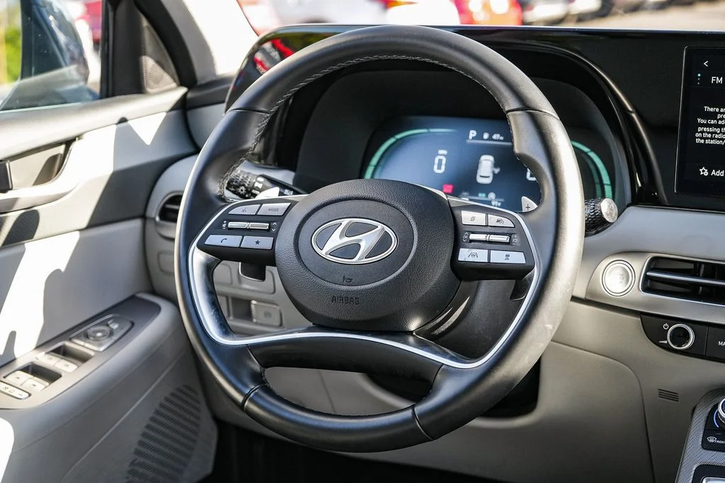 Used 2025 Gray Hyundai SEL image 14
