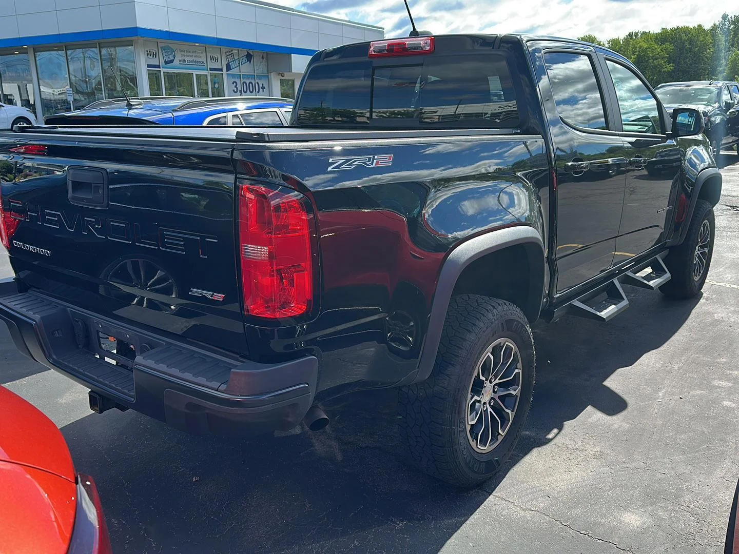 Used 2022  Chevrolet ZR2 image 2