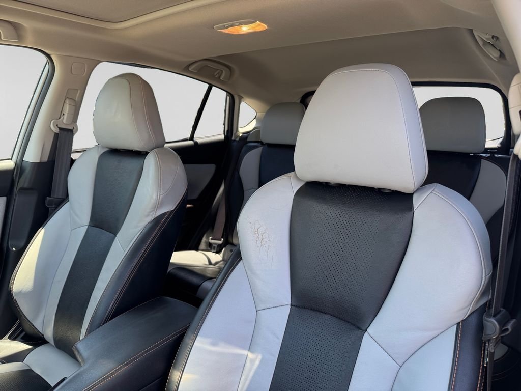 Used 2021 Crystal White Pearl Subaru Limited image 19