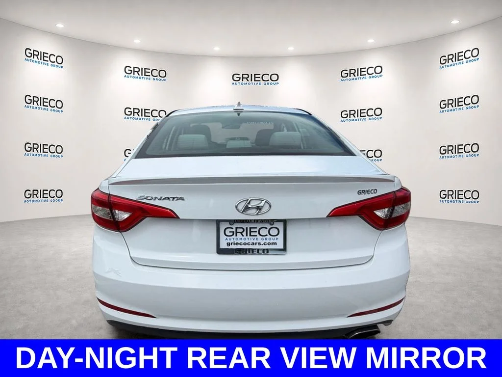 Used 2015 White Hyundai SE image 6