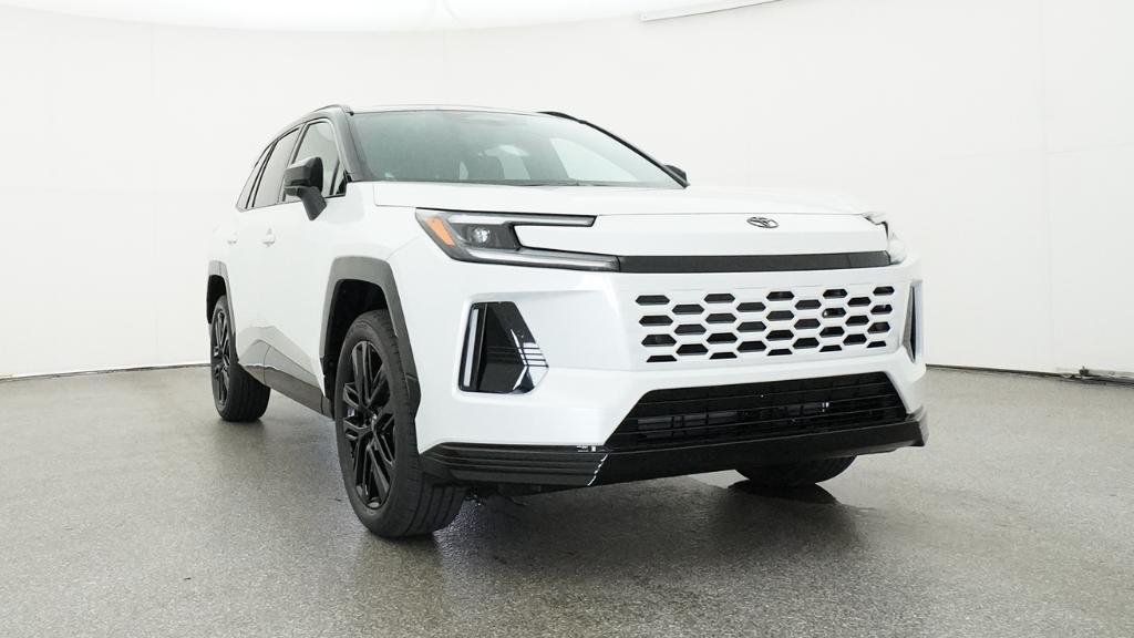 New 2026 Wind Chill Pearl with Midnight Black Metallic roof Toyota XSE image 2