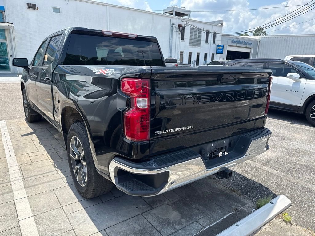 Used 2023 Black Chevrolet LT image 3
