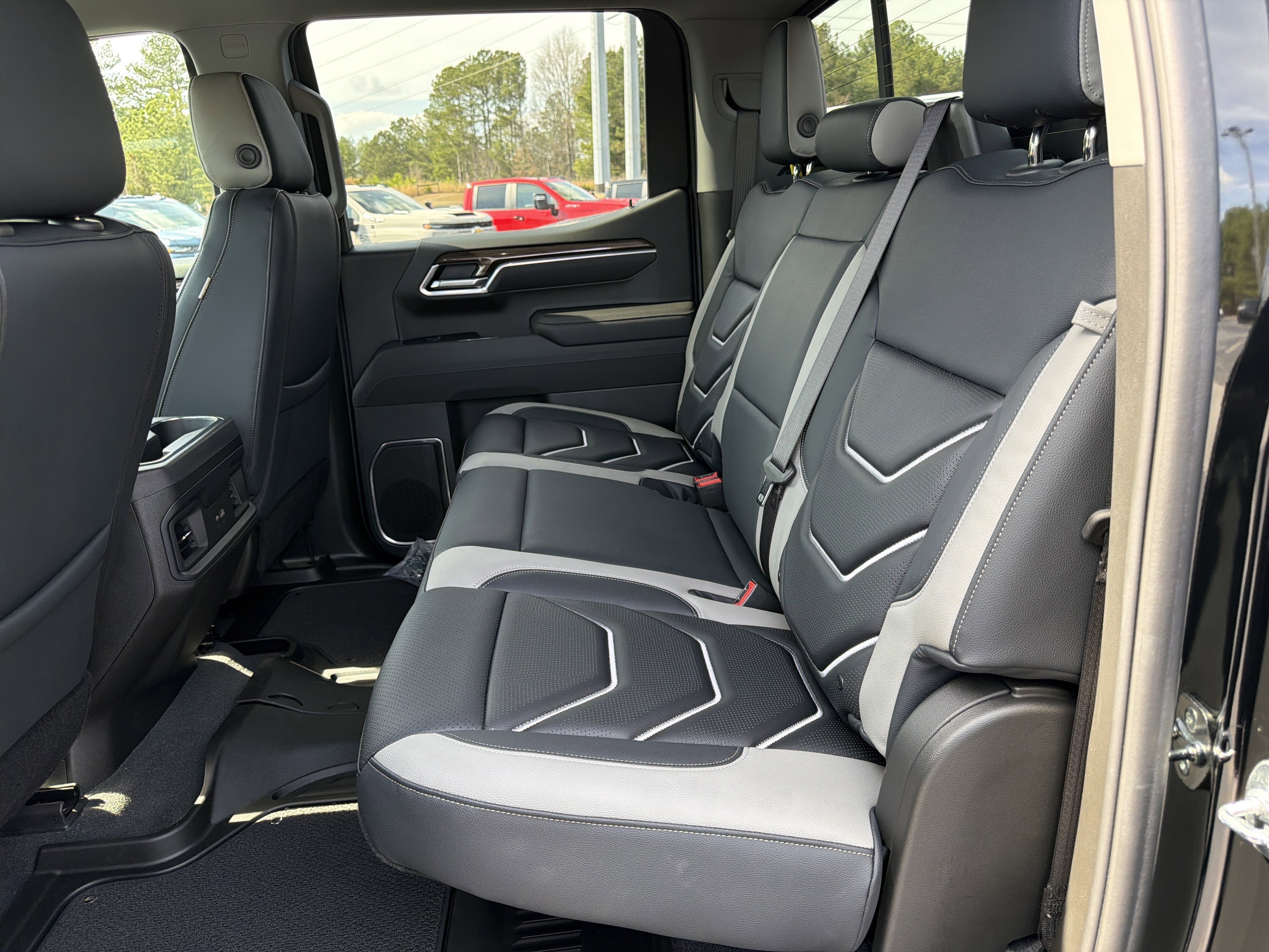 2025 Chevrolet Silverado 1500 RST - Photo 20