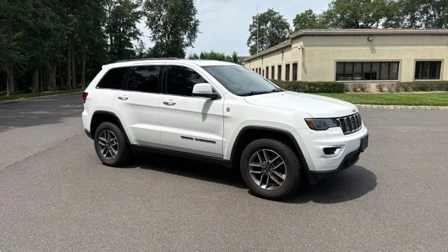 Used 2020 Bright White Clearcoat Jeep Laredo image 13