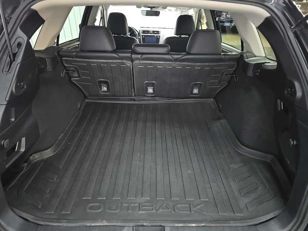 Used 2018 Black Subaru 2.5i image 14