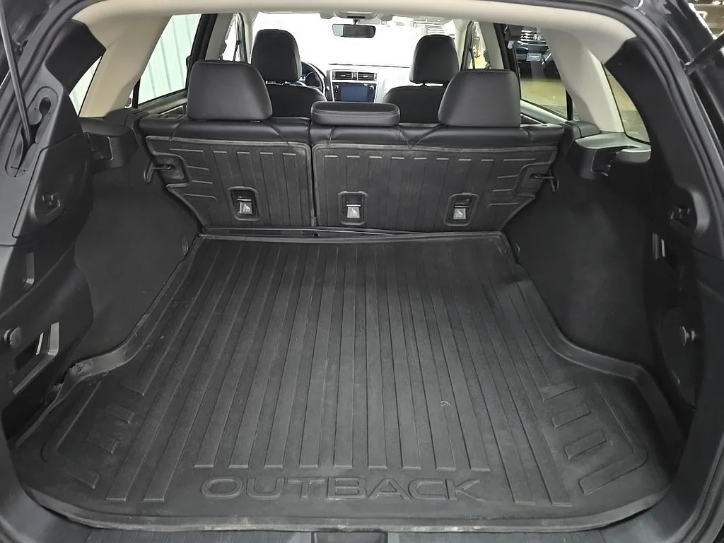 Used 2018 Black Subaru 2.5i image 14