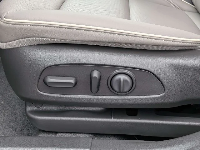 New 2026 Moonstone Gray Metallic Buick Avenir image 22