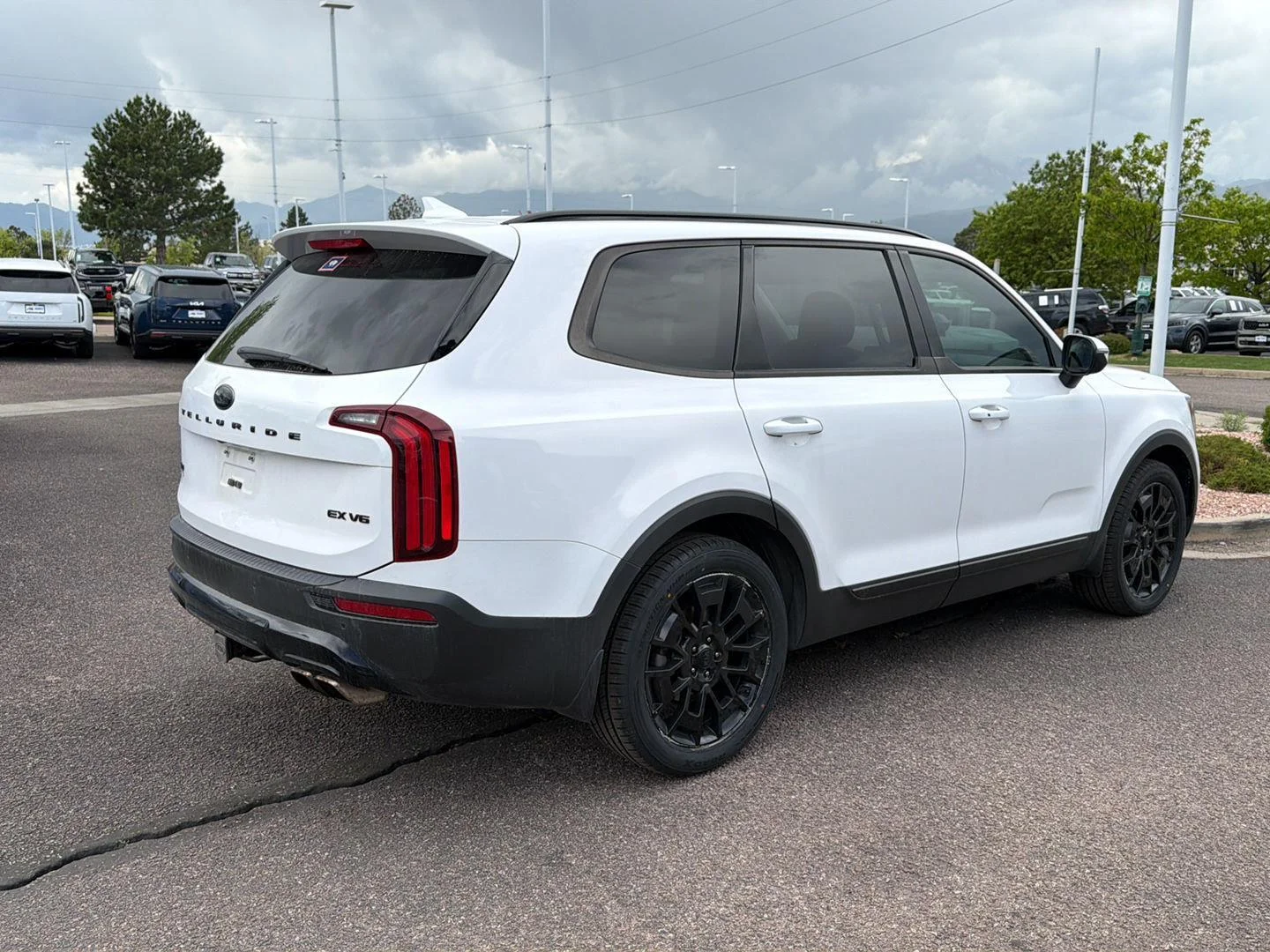 Used 2021 Glacial White Pearl Kia EX image 5