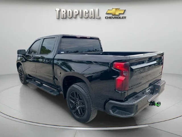 Used 2023 BLACK Chevrolet RST image 3
