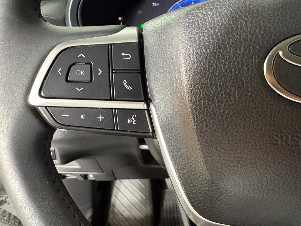 Used 2025 Beige Toyota XLE image 26