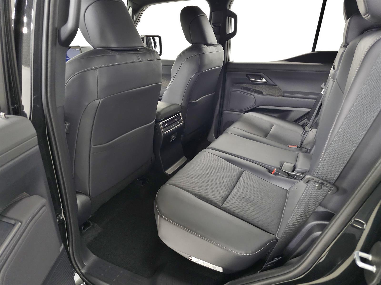 Used 2024 Black Lexus PREMIUM+ image 33