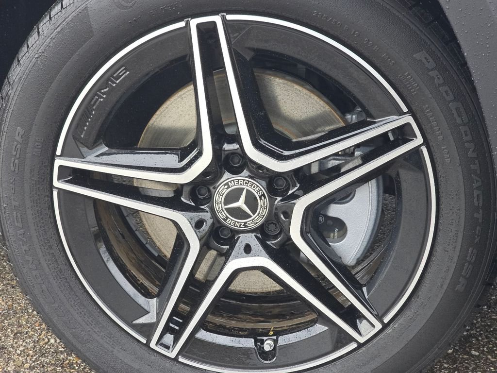 New 2026 Night Black Mercedes-Benz GLB 250 image 10