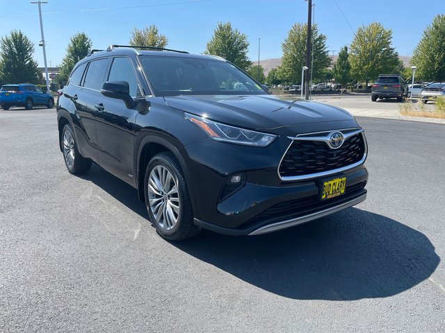 2022 Toyota Highlander Hybrid Platinum