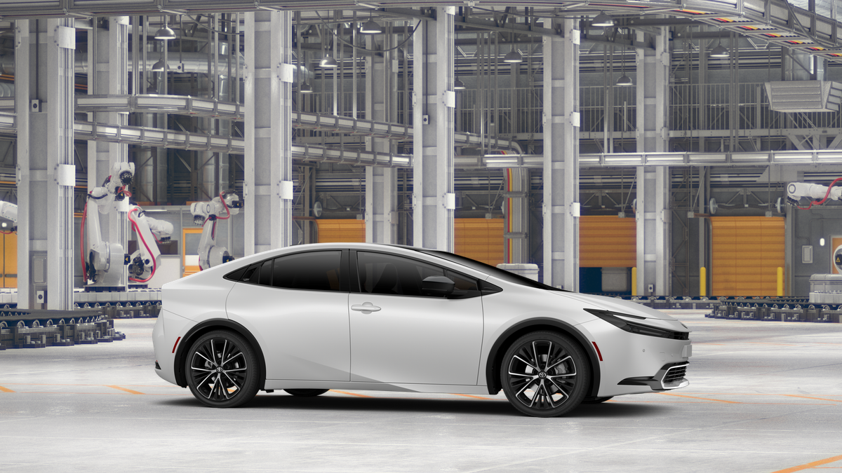 New 2027 Wind Chill Pearl Toyota XLE image 13