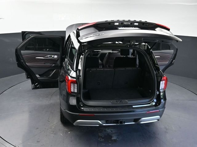 Used 2025 Black Metallic Ford Platinum image 44