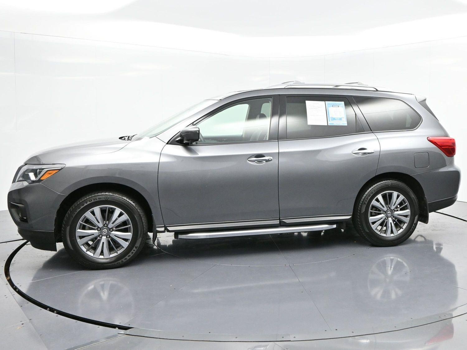 2020 Nissan Pathfinder SL photo 4
