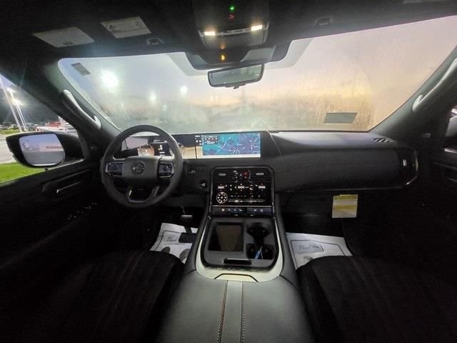 2025 Nissan Armada PRO-4X - Photo 14