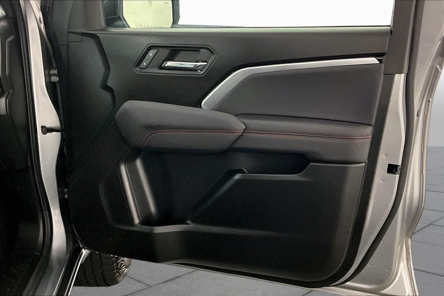 Used 2024 Sterling Gray Metallic Chevrolet 4WD Z71 image 22