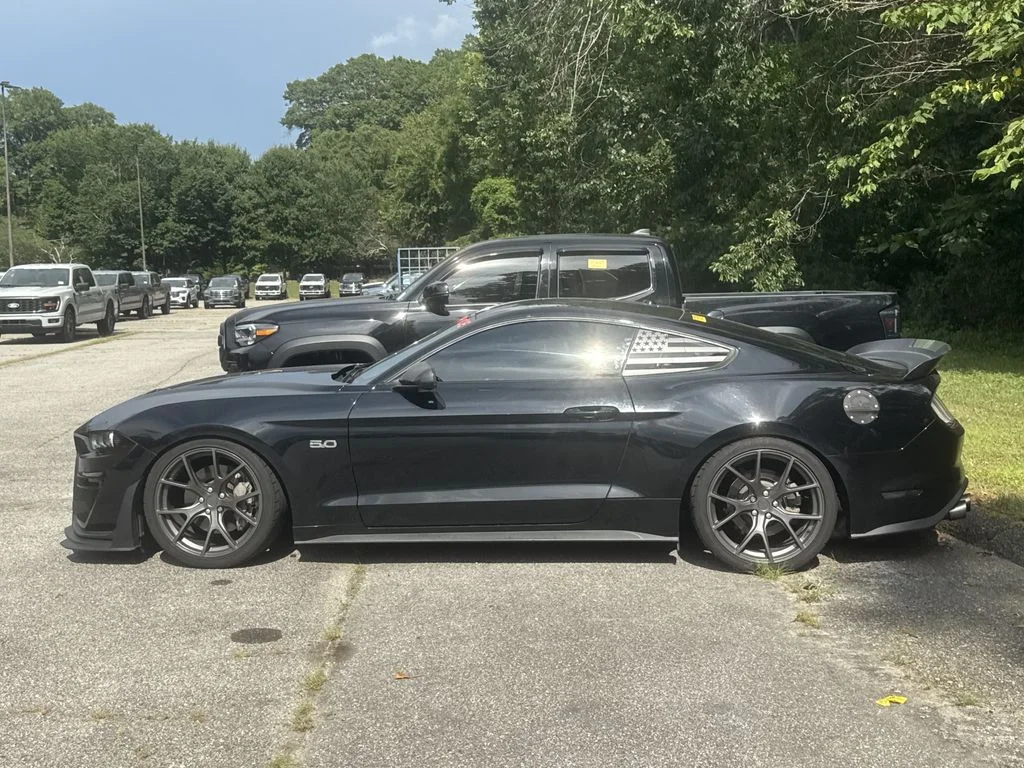 Used 2019 Black Ford GT Premium image 4