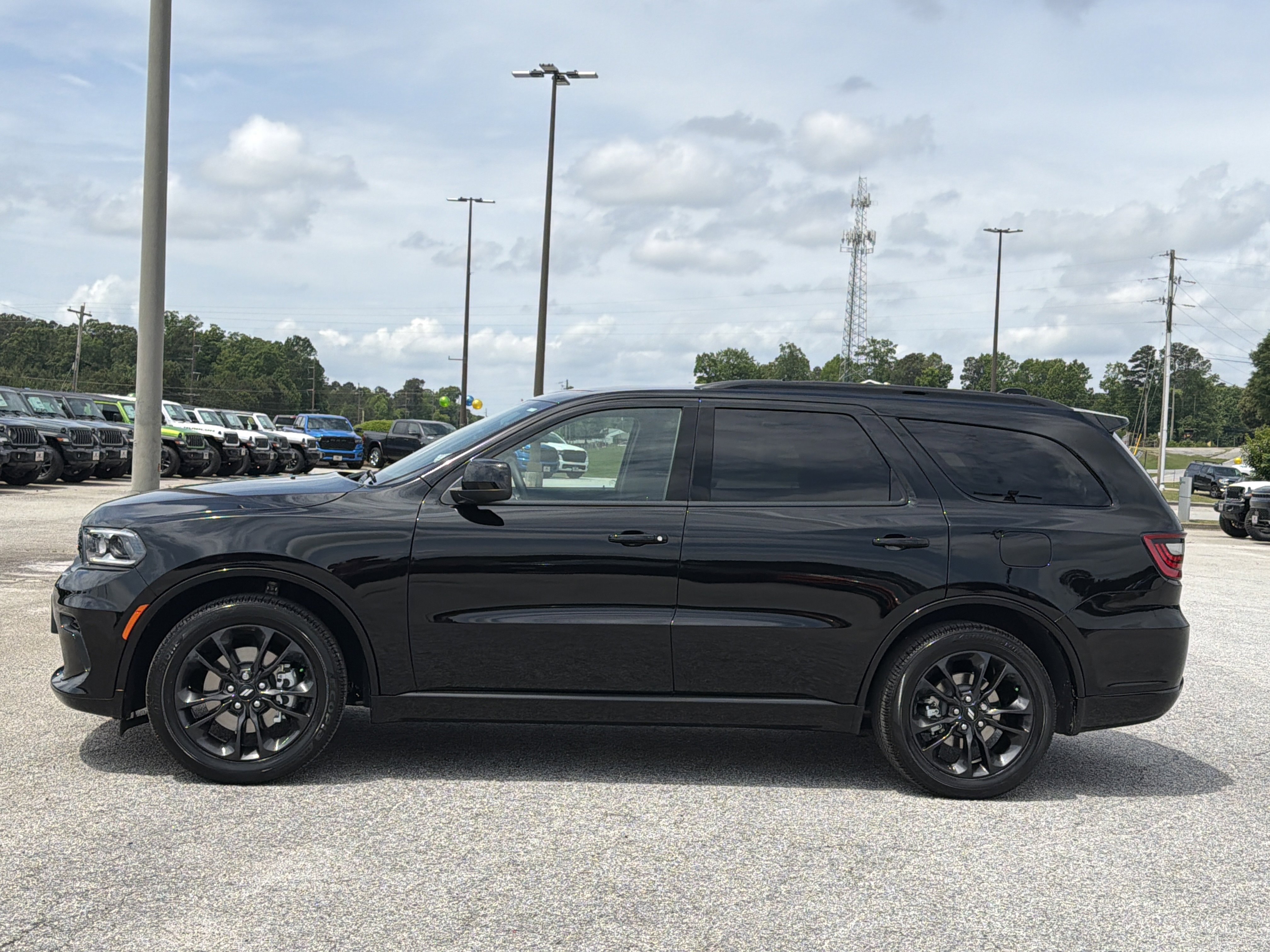 New 2026 Diamond Black Clear-Coat Exterior Paint Dodge GT image 5