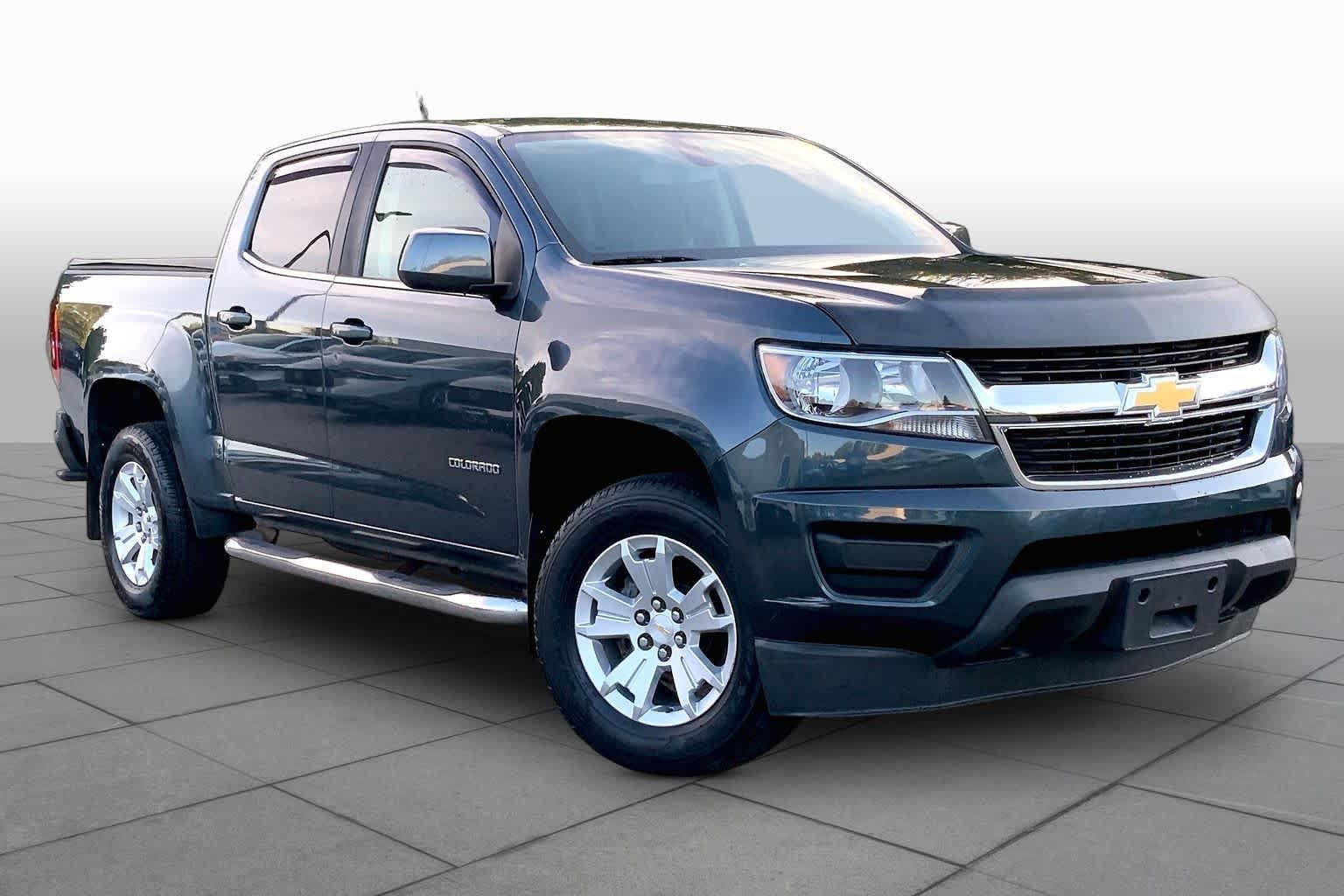 Used 2019 Shadow Gray Metallic Chevrolet 4WD LT image 3