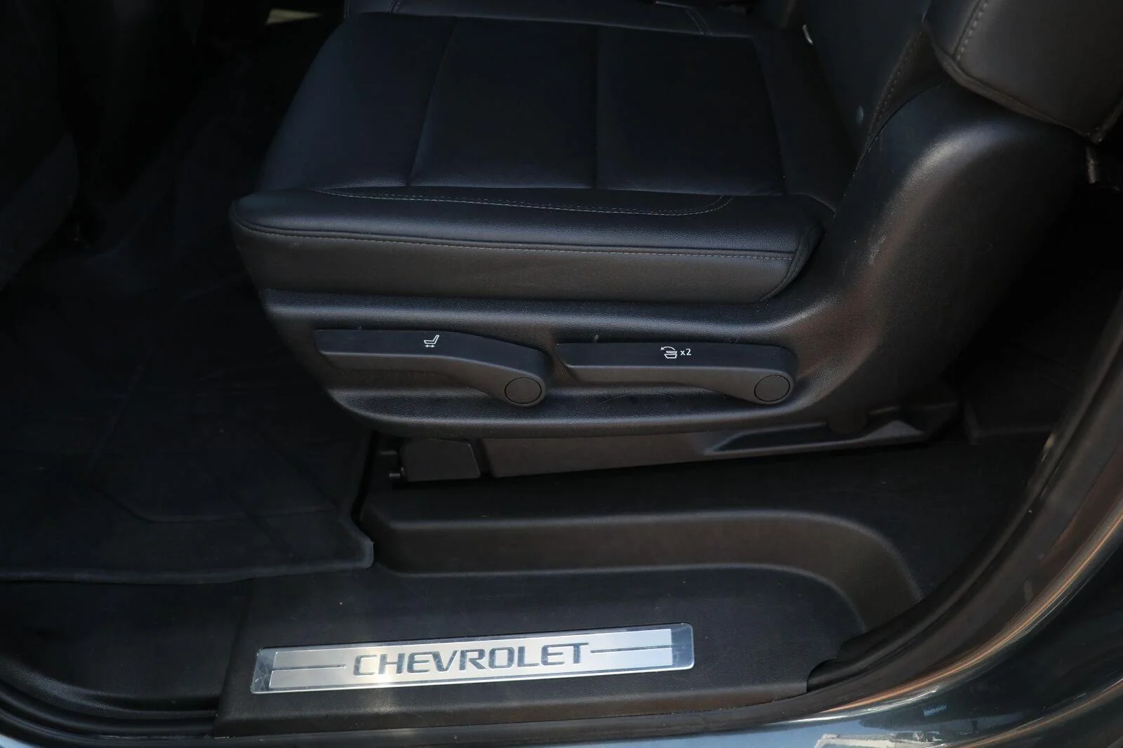 Used 2021 Shadow Gray Metallic Chevrolet Z71 image 26