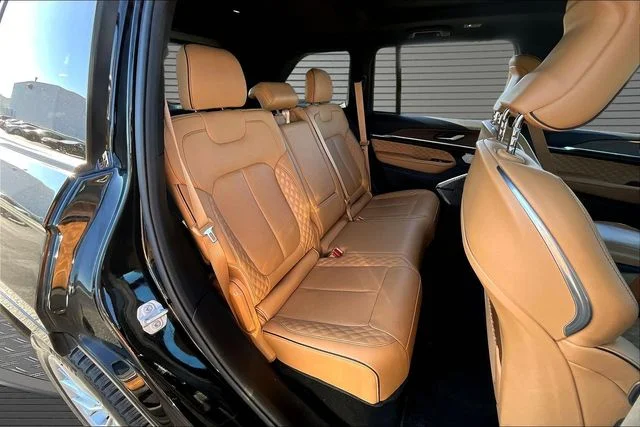 Used 2022 Black Jeep Summit image 24