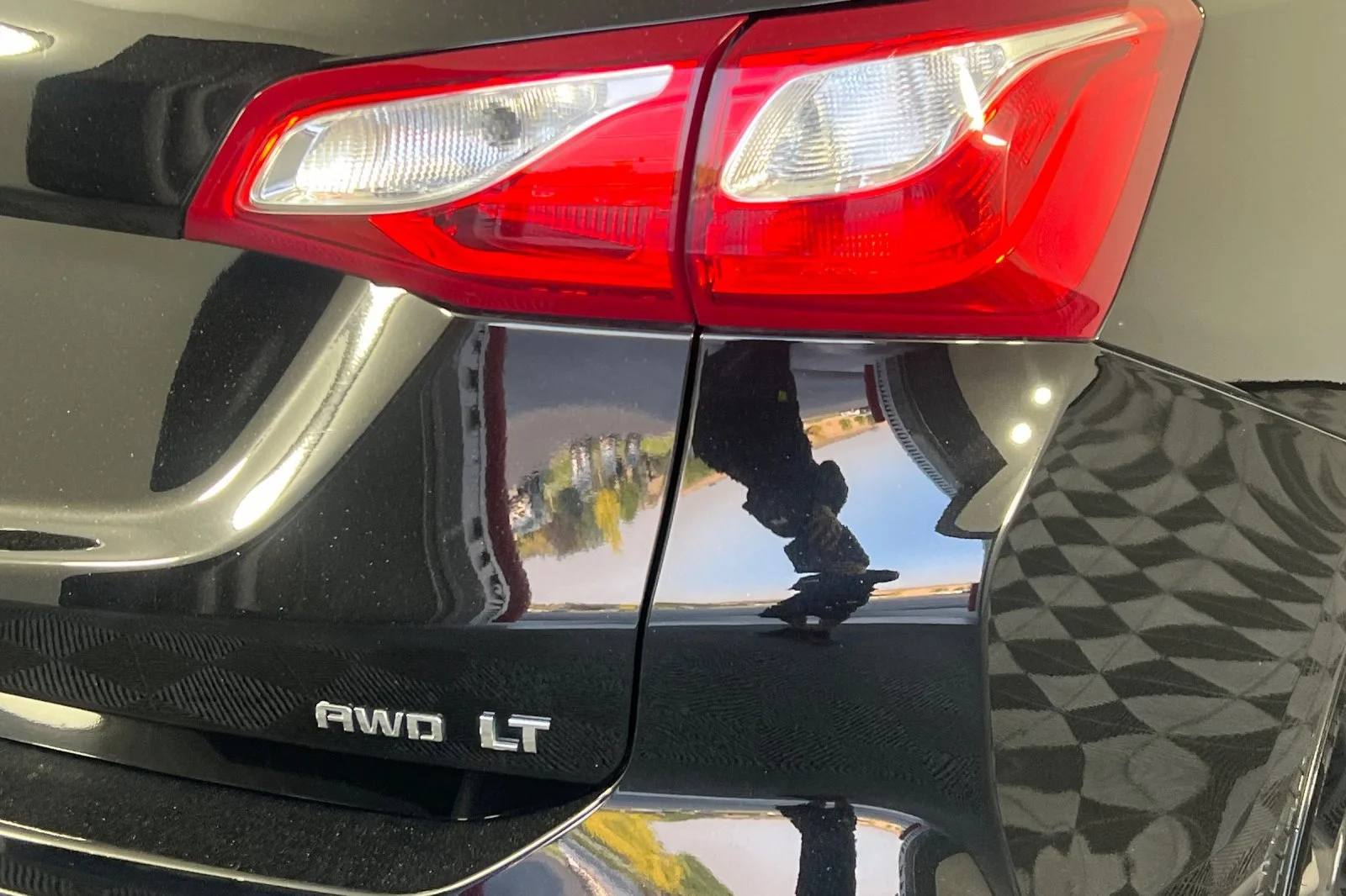 Used 2020 Mosaic Black Metallic Chevrolet LT image 31