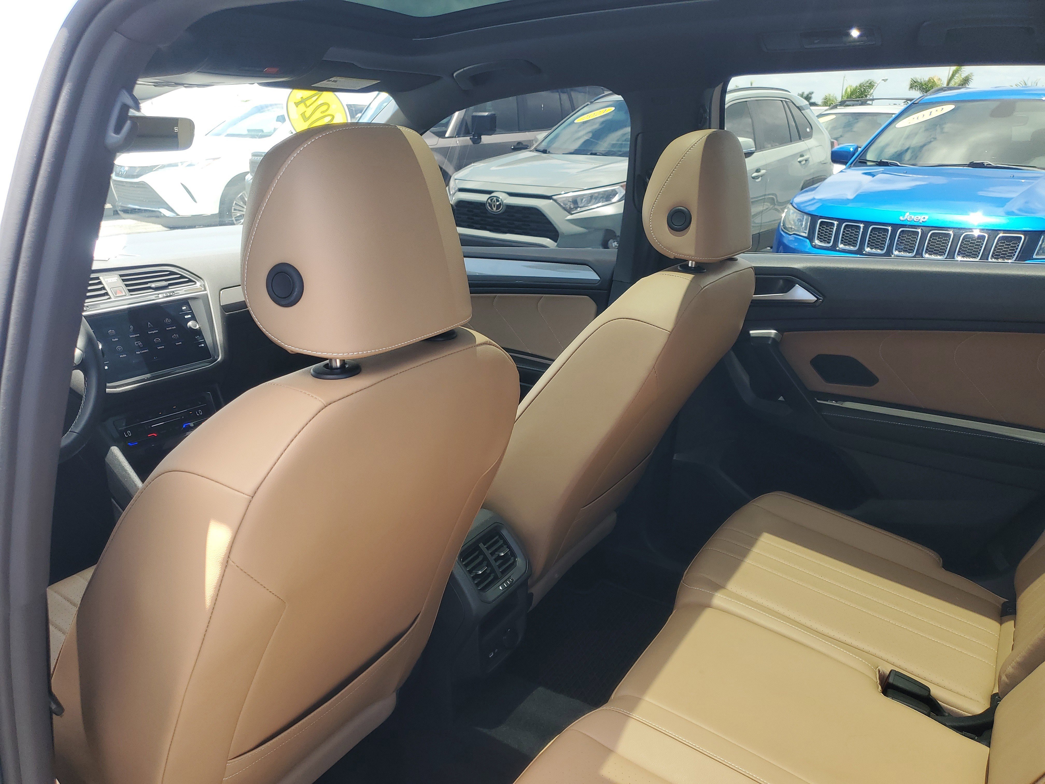 Used 2024 White Volkswagen SE image 12