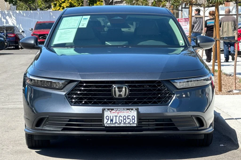 Certified Used 2025 Meteorite Gray Metallic Honda LX image 9