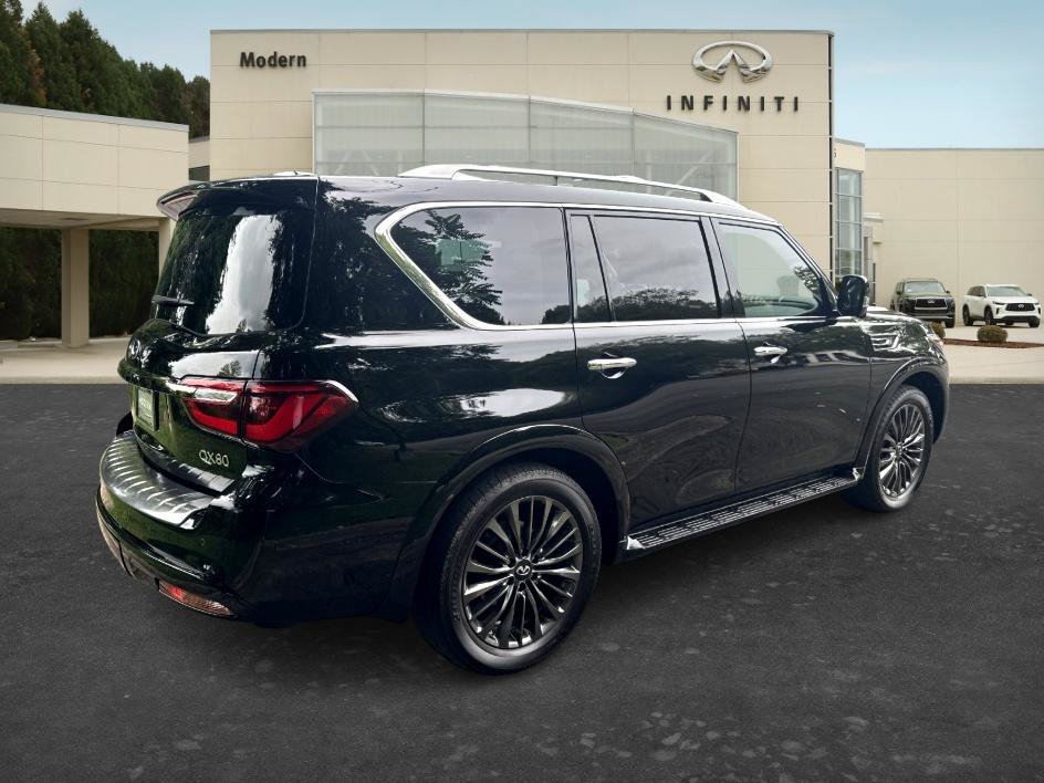 Certified Used 2023 Black Obsidian INFINITI PREMIUM SELECT image 5