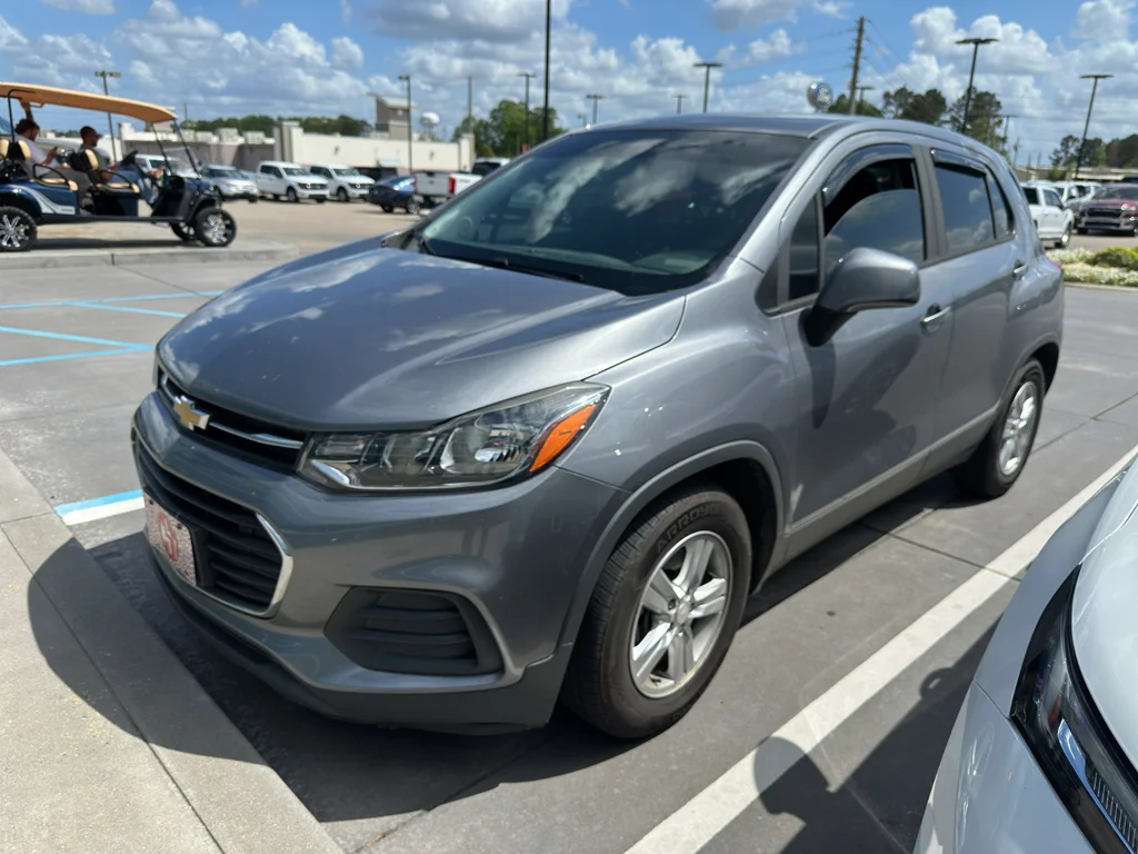 2020 Chevrolet Trax LS's photo