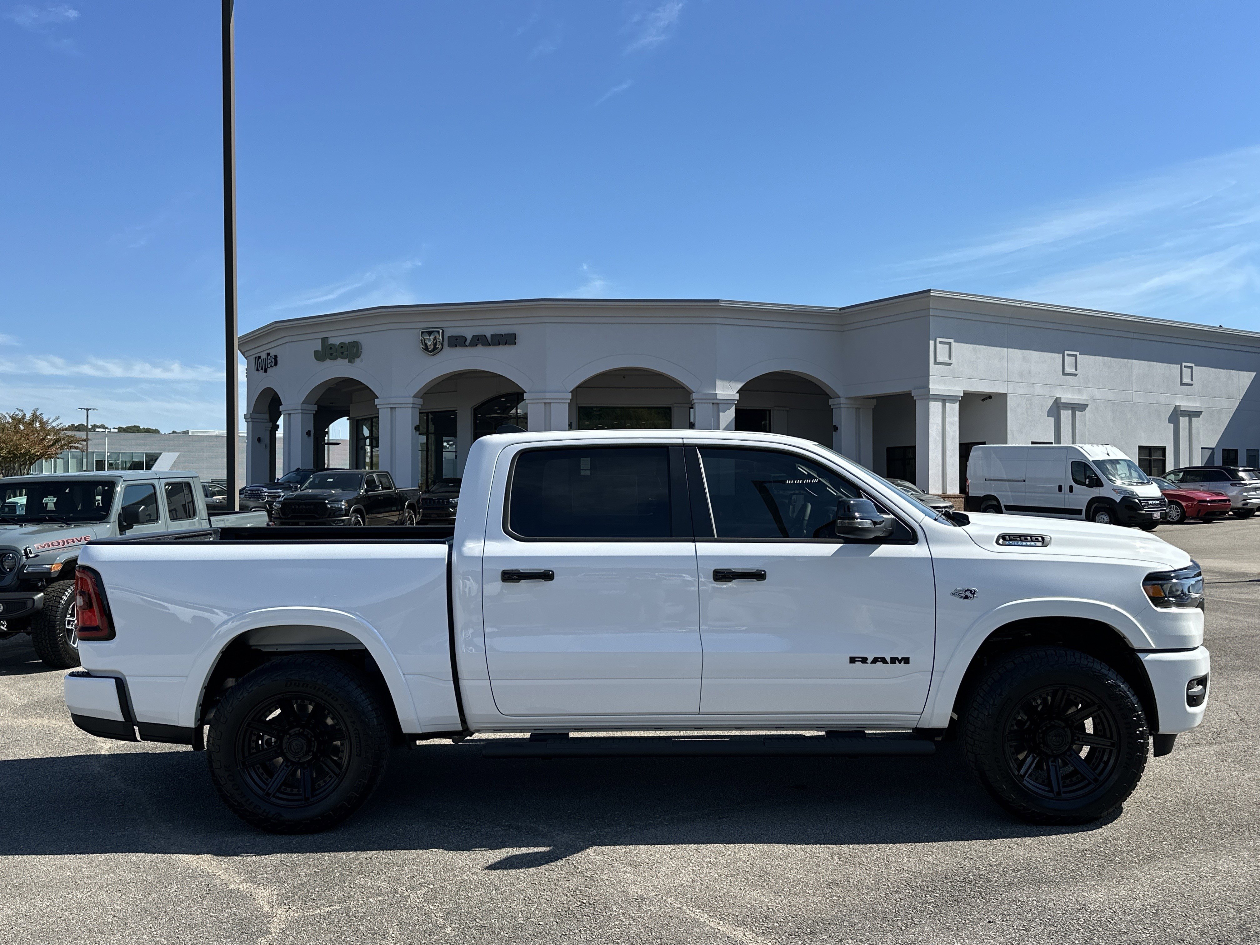 New 2026 Bright White Clear-Coat Exterior Paint RAM Big Horn/Lone Star image 8
