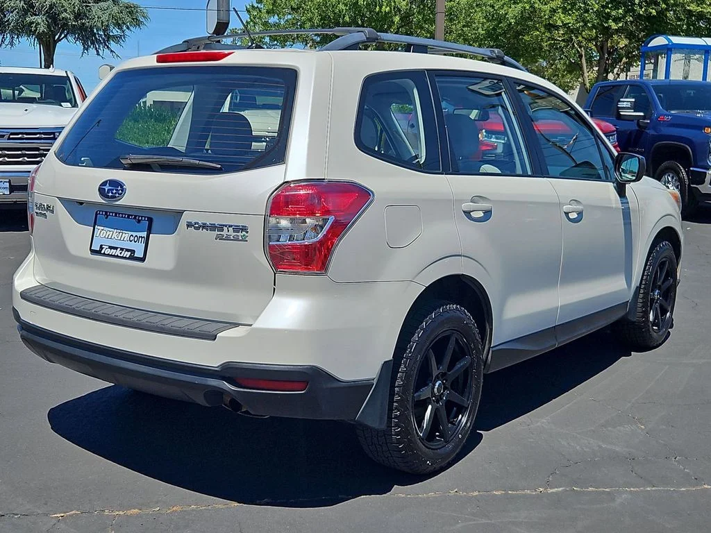 Used 2015 Satin White Pearl Subaru 2.5i image 6